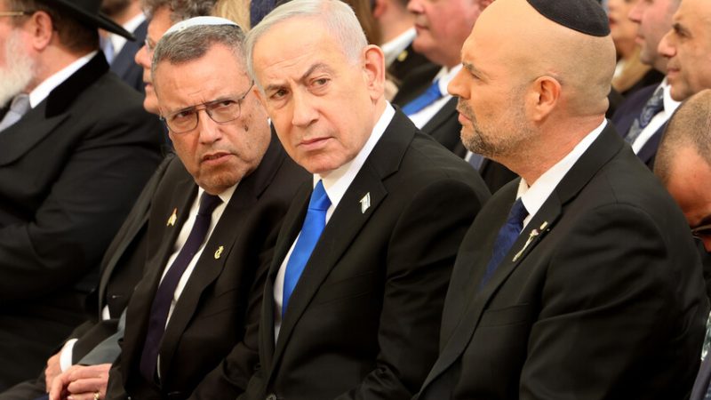 نتنياهو يلغي احتفالا جماعيا خوفا من حزب الله
