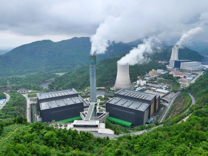 رئيسة وزراء اليابان تعارض خفض استهلاك الطاقة في ظل أزمة هرمز