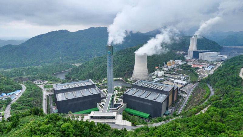 رئيسة وزراء اليابان تعارض خفض استهلاك الطاقة في ظل أزمة هرمز