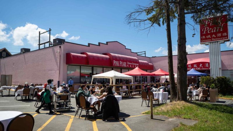 بريطانيا.. الضغوط الاقتصادية تدفع الحانات والمطاعم للإغلاق