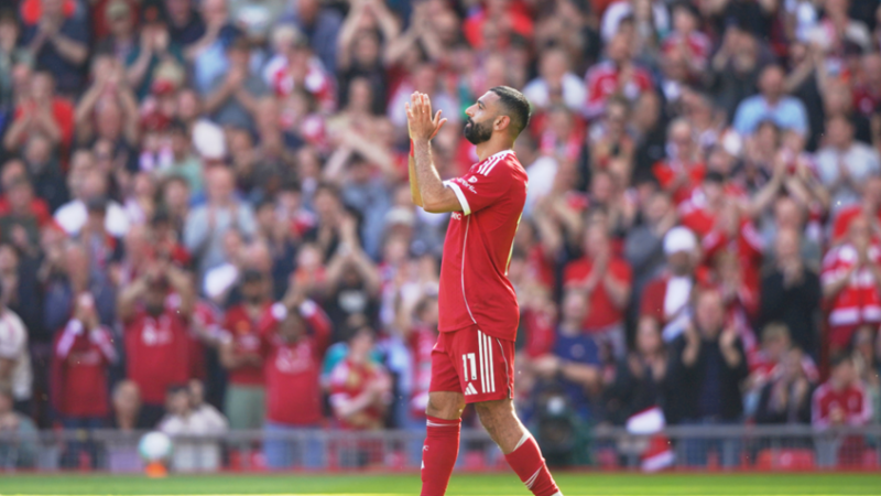 فان دايك: صلاح سيحظى بوداع أسطوري في ليفربول رغم لعنة الإصابة