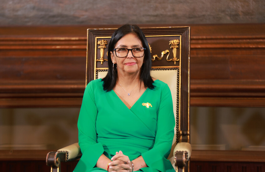 رودريغيز تدعو بربادوس للاستثمار في النفط والغاز الفنزويلي (صور)