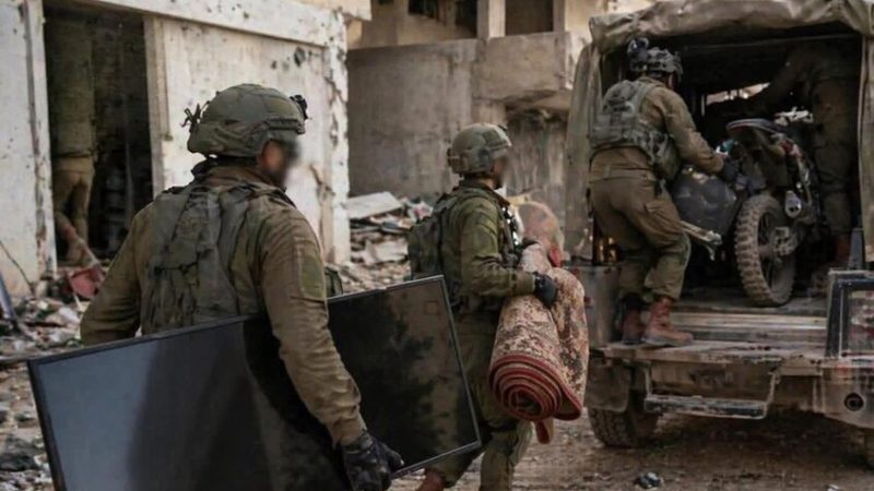 الجيش الإسرائيلي يفتح تحقيقا في نهب ممتلكات مدنية بلبنان ويعزز نقاط التفتيش