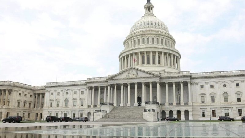 سيناتور جمهوري يتهم البنتاغون بتعطيل مساعدات لأوكرانيا بقيمة 400 مليون دولار