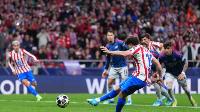 أتلتيكو مدريد وأرسنال يفترقان على التعادل في ذهاب نصف نهائي دوري الأبطال