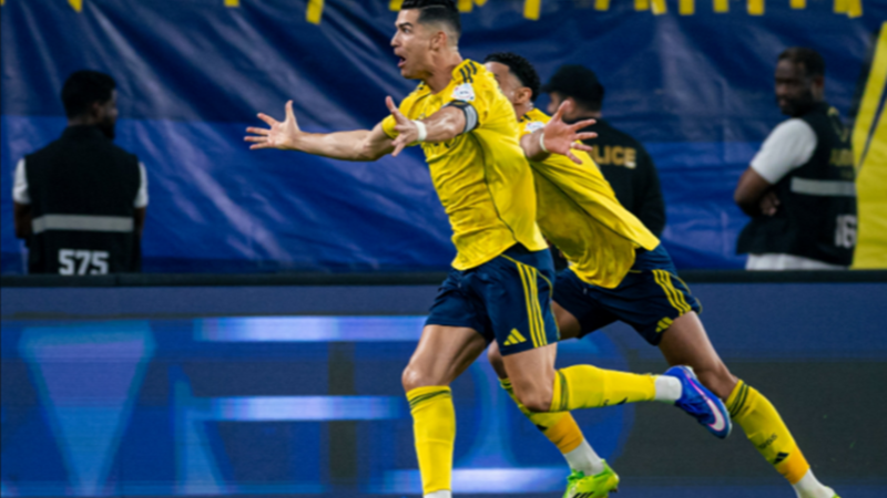 رونالدو يقود النصر للفوز على الأهلي والاقتراب من لقب الدوري السعودي
