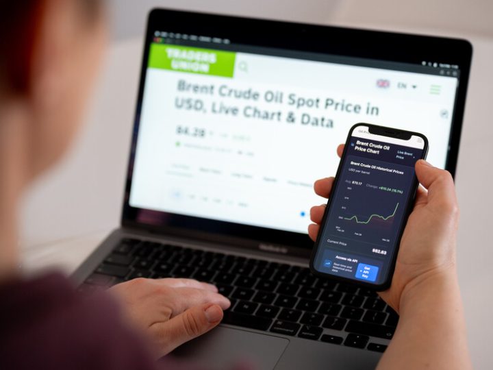 قفزة تاريخية في أسعار النفط.. برنت يتجاوز 120 دولارا لأول مرة منذ 2022