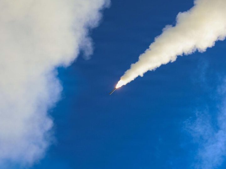 “بلومبرغ”: الولايات المتحدة قد تنشر صواريخ فرط صوتية في الشرق الأوسط