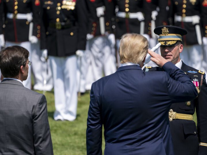 أكسيوس: القادة العسكريون سيطلعون ترامب اليوم على خيارات عسكرية جديدة بشأن إيران