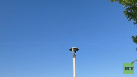 إصابة مركبة عسكرية واندلاع حرائق في الجليل الغربي بعد إطلاق صواريخ ومسيرة من لبنان