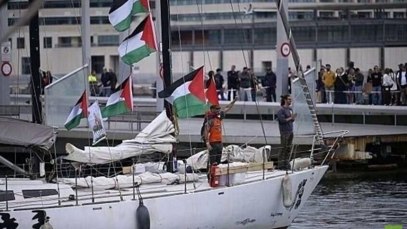 الخارجية الإسرائيلية: الجيش سيطر على 20 قاربا من أسطول الحرية وعثر على “مخدرات وواقيات ذكرية”