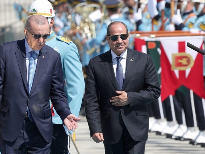 لواء إسرائيلي: مصر وتركيا تبنيان تحالفا استراتيجيا يهددنا.. وخبير مصري يعلق: وراء ضجيجكم مصالح خفية