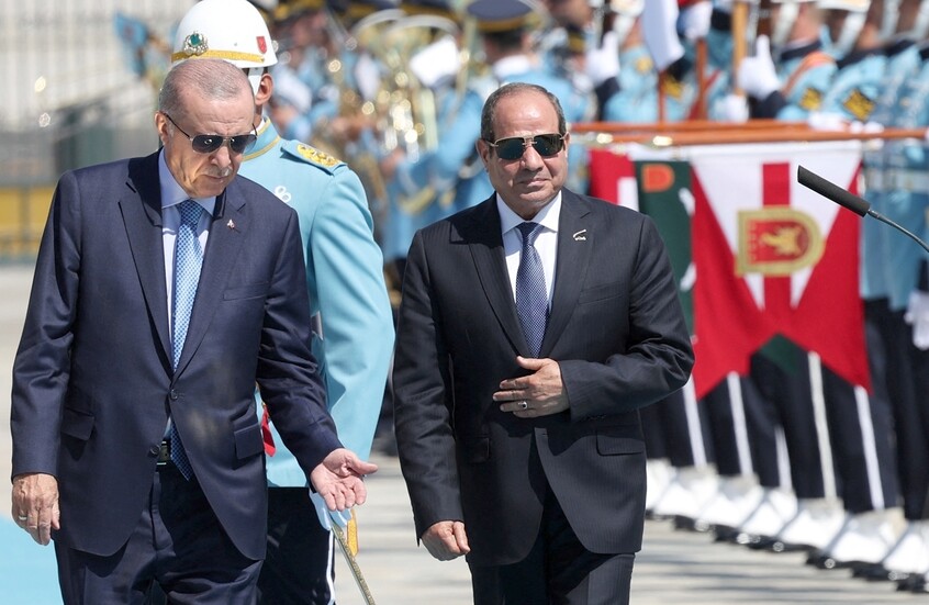 لواء إسرائيلي: مصر وتركيا تبنيان تحالفا استراتيجيا يهددنا.. وخبير مصري يعلق: وراء ضجيجكم مصالح خفية