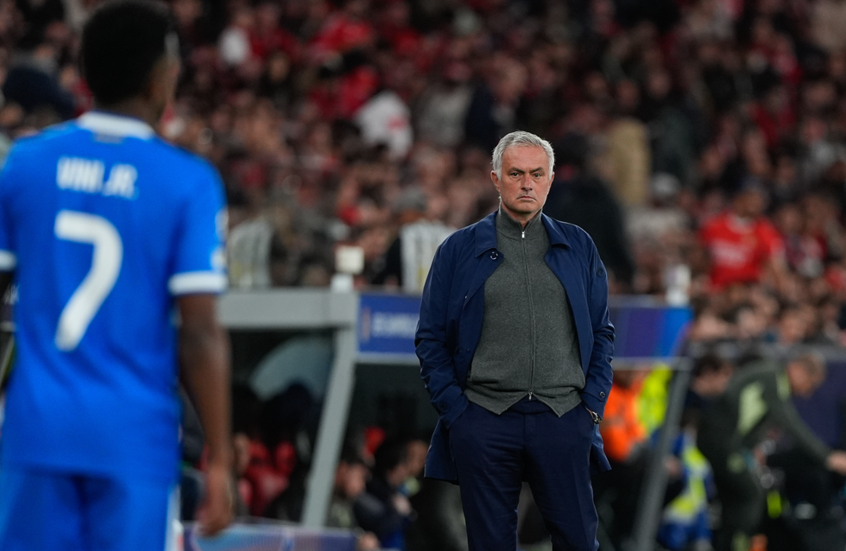 مورينيو ينهي الجدل رسميا حول تفاوضه مع ريال مدريد