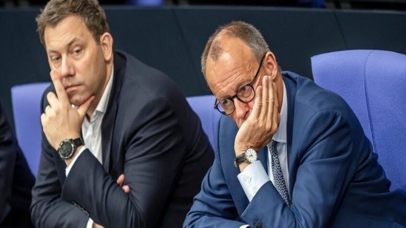 سياسي ألماني بارز ينتقد ميرتس وكلينغبايل ويشكك في قدرتهما على إنقاذ ألمانيا من أزمتها