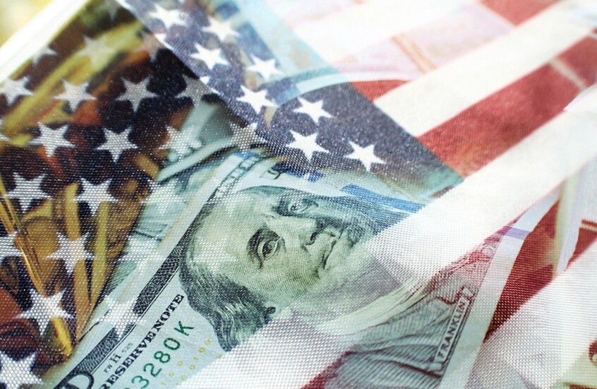 الدين الوطني الأمريكي يتجاوز 100% من الناتج المحلي الإجمالي: تحذيرات من “مسار قاتم”