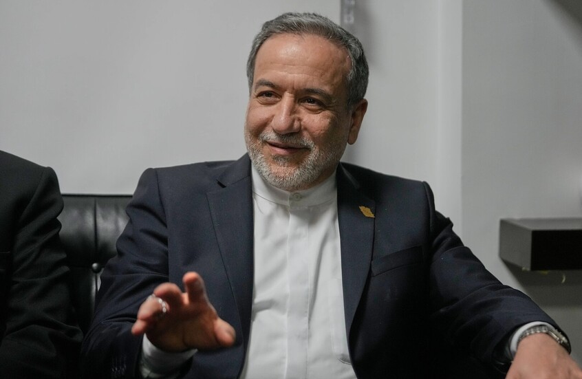 عراقجي: لا حل عسكريا في هرمز وأحذر أمريكا  والإمارات من “المستنقع”
