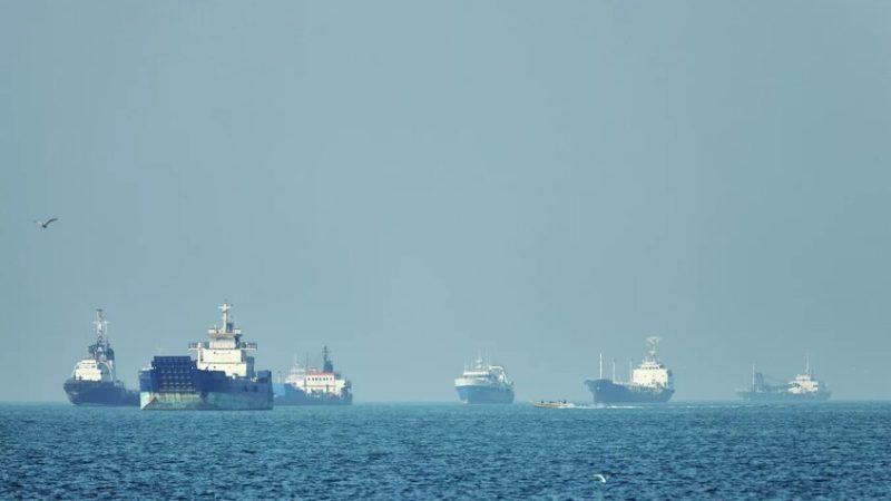مصادر: السعودية منعت واشنطن من استخدام قواعدها وأجوائها في عملية “مشروع الحرية” لفتح مضيق هرمز