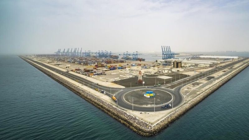 إيران تعلن توقف جميع الموانئ العربية في الخليج عن العمل
