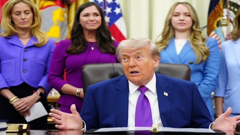 ترامب يجتمع بالجنرالات ويقول: وقف النار مع إيران يحتضر ولا يمكنها امتلاك سلاح نووي لتدمير إسرائيل