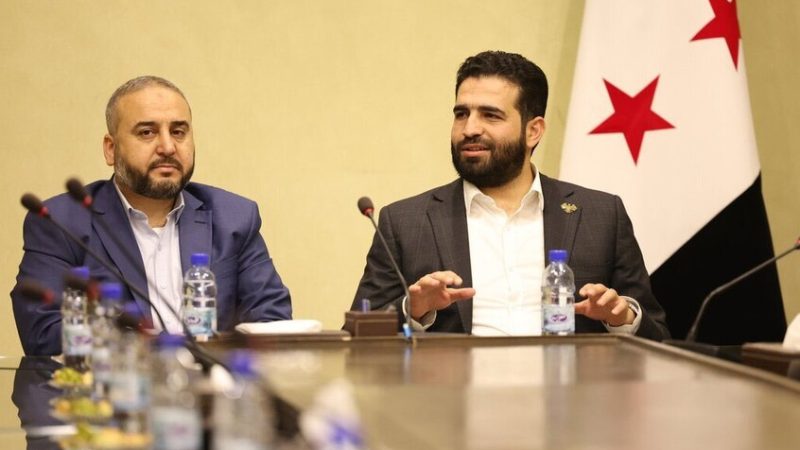 الاتحاد الأوروبي يرفع العقوبات عن وزيري الداخلية والدفاع السوريين