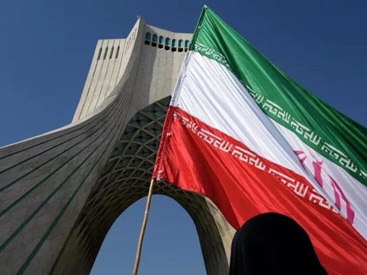 إيران ترد على الكويت: اتهامات لا أساس لها ودخول عناصر الحرس الثوري إلى بوبيان بسبب خلل بنظام الملاحة