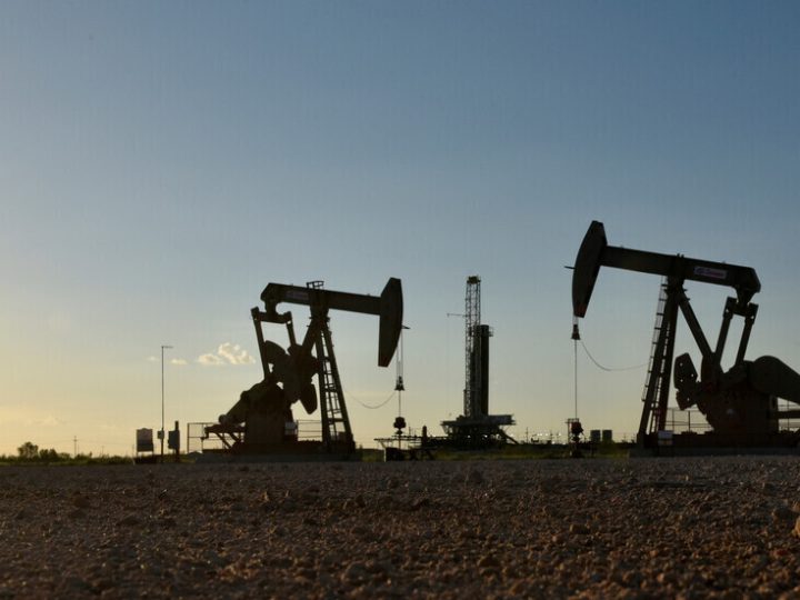 الإمارات والكويت تخفضان أسعار نفطهما ليونيو رغم أزمة هرمز