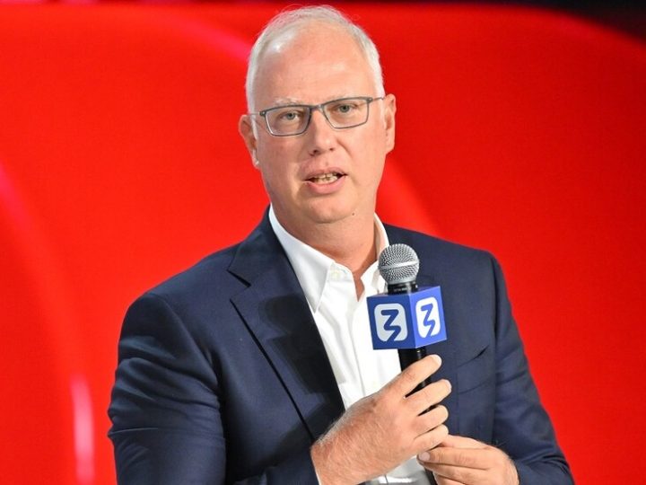 دميترييف: موسكو ترى أن بعض المستثمرين الأمريكيين يبدون اهتماما كبيرا بالمشاركة في مشاريع روسية صينية