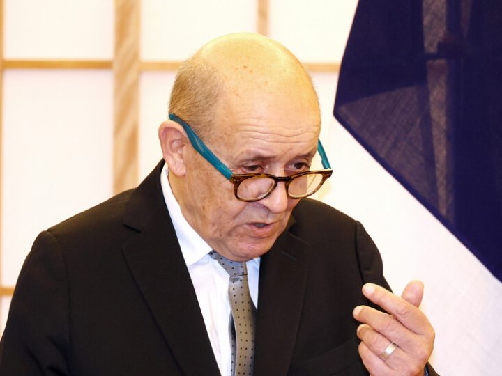 لودريان: لبنان في وضع خطير والهدنة تفتح أفقا للحل