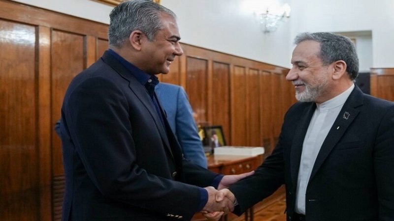 وكالة “إيسنا”: تبادل النصوص بين طهران وواشنطن مستمر عبر باكستان وسط ترقب لزيارة عاصم منير