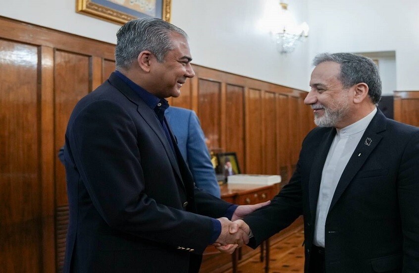 وكالة “إيسنا”: تبادل النصوص بين طهران وواشنطن مستمر عبر باكستان وسط ترقب لزيارة عاصم منير