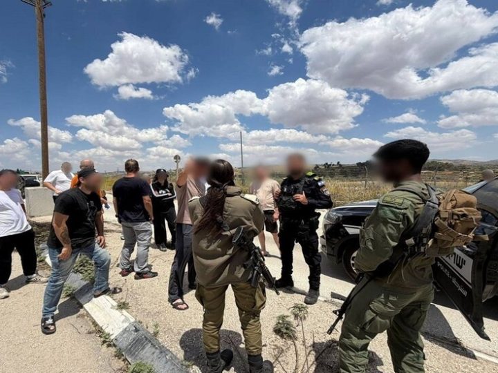 حادث خطير يشعل الحدود.. إسرائيليون يتسللون إلى لبنان لالتقاط الصور والجيش يعتقلهم فورا