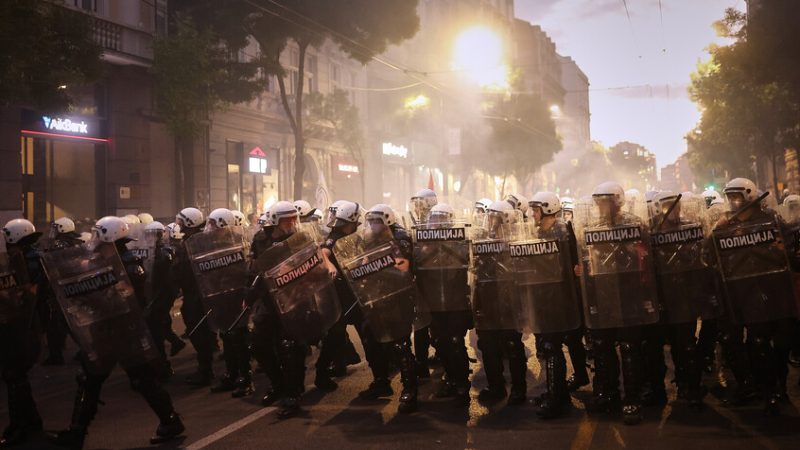 توقيف 23 شخصا أثناء مظاهرات الاحتجاج في صربيا