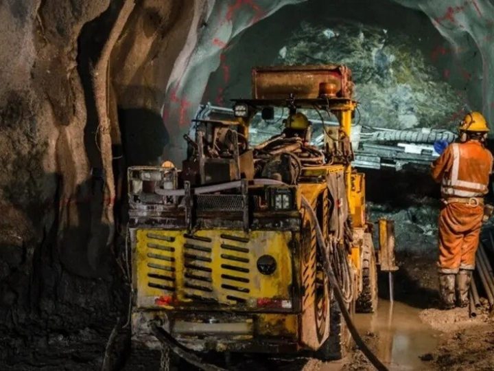 مقتل 28 شخصا في انهيار منجم ذهب غير قانوني في أنغولا