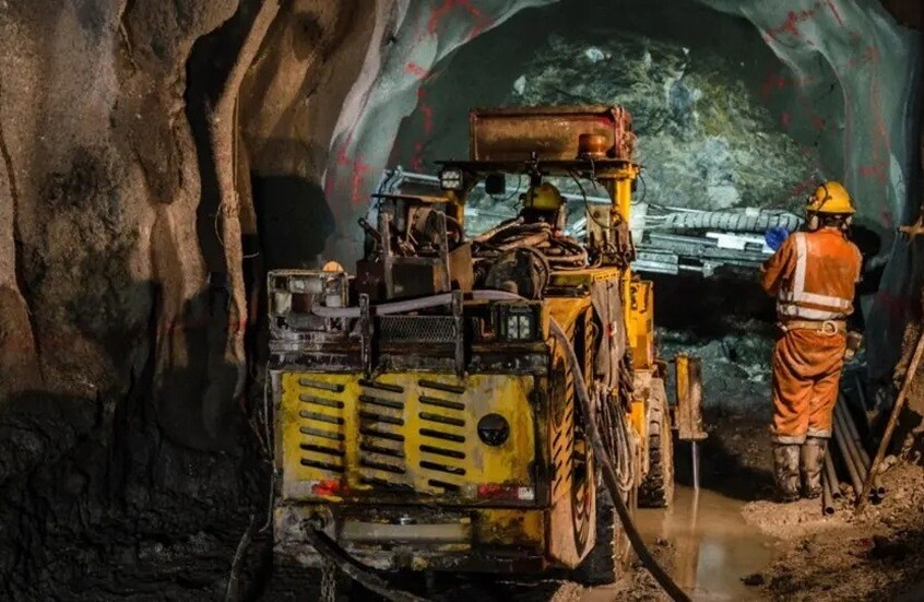 مقتل 28 شخصا في انهيار منجم ذهب غير قانوني في أنغولا