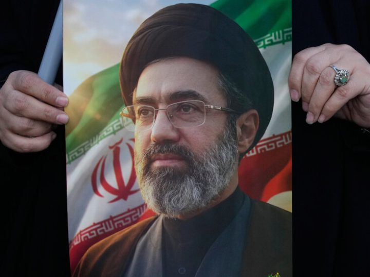 تقرير أمريكي عن موقف خامنئي من التخلص من اليورانيوم عالي التخصيب وتفاصيل الاتفاق