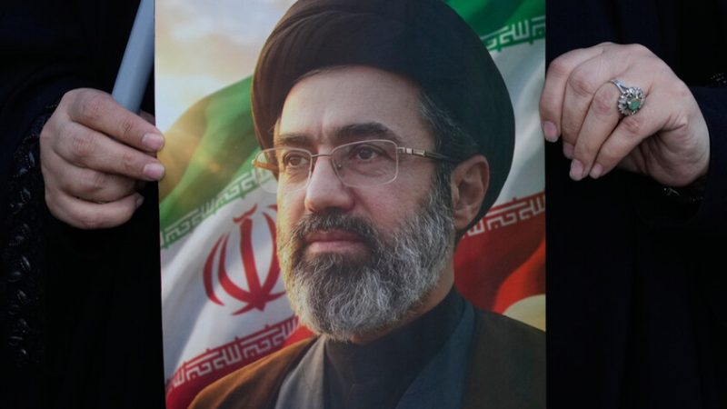 تقرير أمريكي عن موقف خامنئي من التخلص من اليورانيوم عالي التخصيب وتفاصيل الاتفاق