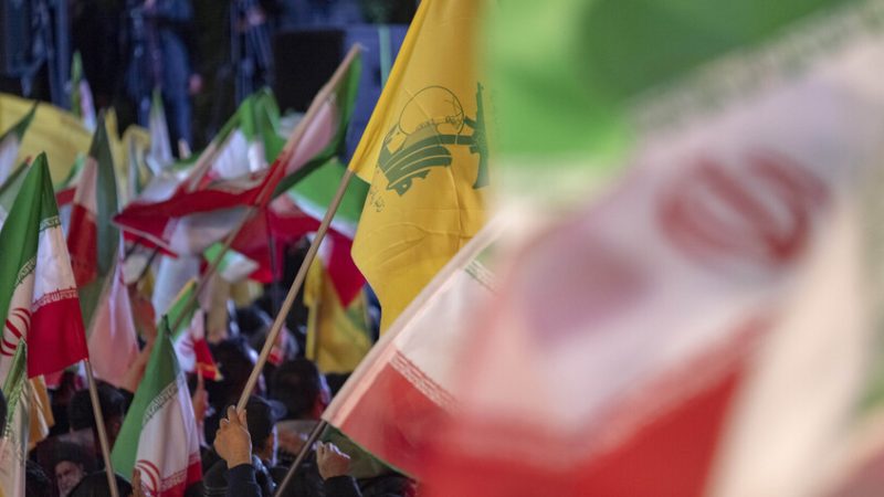 النائبان عن حزب الله الحاج حسن وعمار يدينان “الوصاية الأمريكية” ويؤكدان: إيران تتبنى مطالب لبنانية