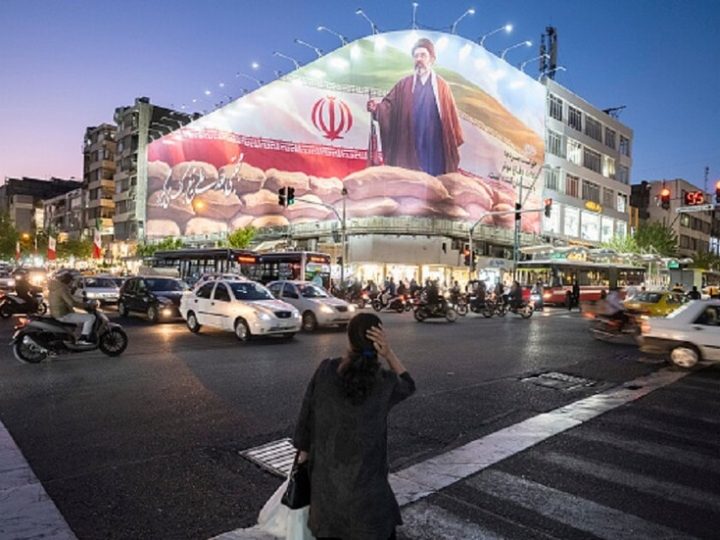 خامنئي يوجه رسالة إلى الحكومات الإسلامية