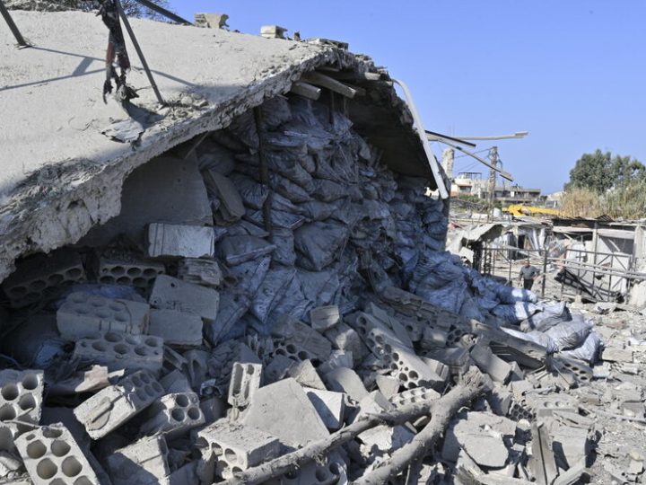 الجيش الإسرائيلي يدمر أكثر من 100 هدف لـ”حزب الله” ويصدر إنذارا بإخلاء النبطية