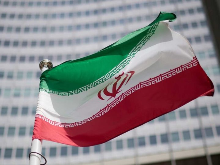 إيران تشترط تحرير أموالها المجمدة قبل أي مفاوضات مع واشنطن