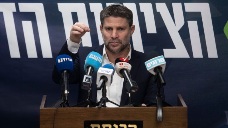 سموتريتش: ندمر 10 مبان في بيروت مقابل كل مسيرة لحزب الله وسننتقل لصور وصيدا والبقاع إذا نفدت المباني