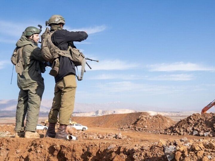 سوريا.. الجيش الإسرائيلي يقوم بتجريف أراض جديدة قرب الشريط الحدودي في القنيطرة