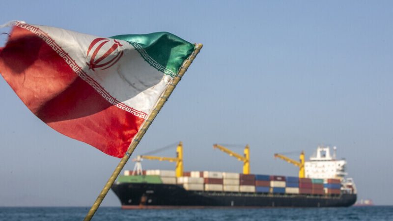 إيران وسلطنة عمان تبحثان آلية جديدة لعبور مضيق هرمز