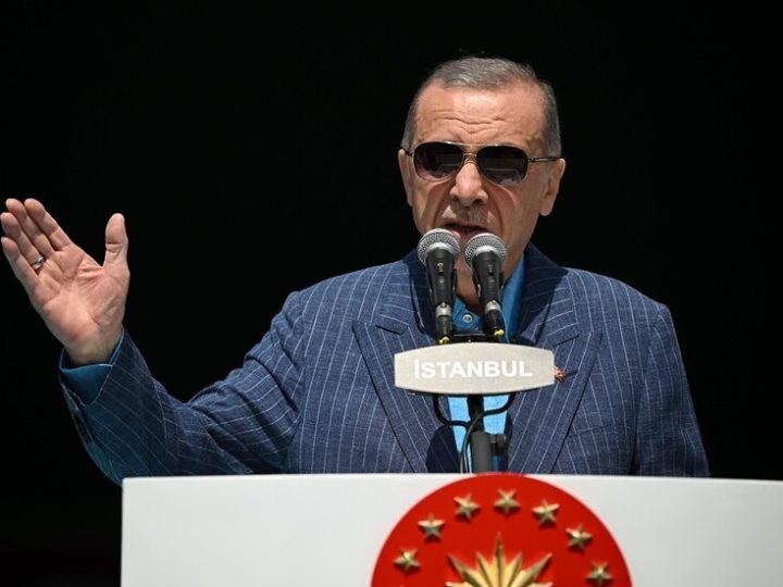 بلومبرغ: أردوغان يخطط للقاء ترامب في نهاية يونيو