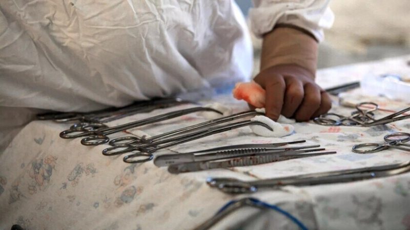 الخارجية الروسية: جماعة زيلينسكي مرتبطة بشبكة “جرّاحي الظل”