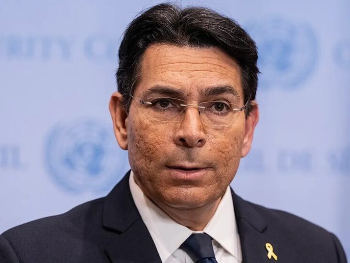 السفير الإسرائيلي لدى الأمم المتحدة يعلن تجميد العلاقات مع الأمين العام غوتيريش (فيديو)