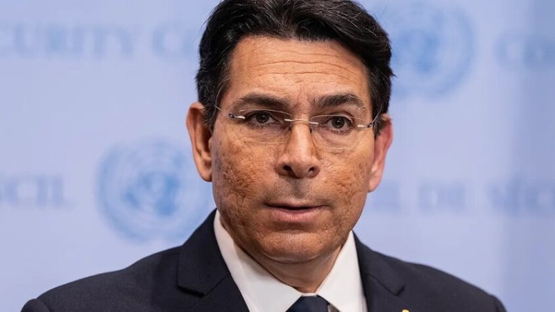 السفير الإسرائيلي لدى الأمم المتحدة يعلن تجميد العلاقات مع الأمين العام غوتيريش (فيديو)