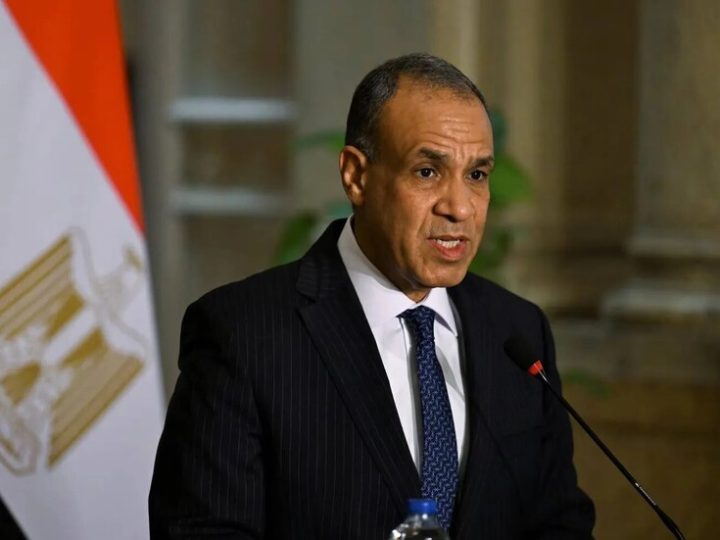 مصر تطالب بانسحاب إسرائيل الفوري من أراضي لبنان