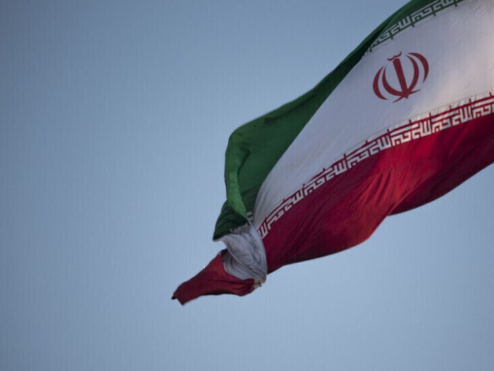 “أنت تعرف كل هذا بشكل أفضل سيد نبویان”.. جدل بين عضو بفريق التفاوض الإيراني ورئيس تحرير “مشرق نيوز”